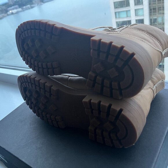 J. CREW - LIGHTWEIGHT LEATHER NORDIC HIKER BOOT - 9 M - LIGHT CARAMEL (TAN) EUC - Picture 8 of 9